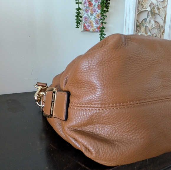 Michael Kors Portland Medium Satchel in Luggage Brown Pebbled Leather NWT - Picture 9 of 10